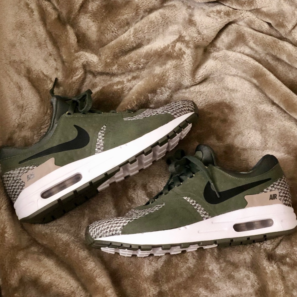 NEW Nike Air Max Zero